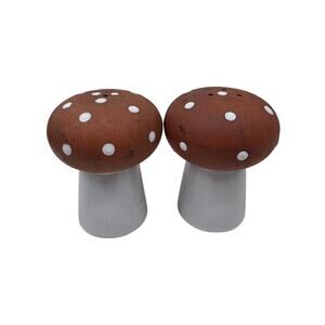 Vintage Mushroom Salt & Pepper Shakers Ceramic Brown White Dotted Kitchen Decor
